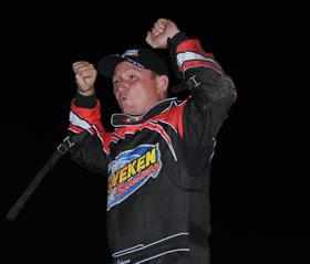 Wayne Johnson wins opening night qualifier for 360 Knoxville Nationals 