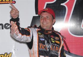 McCarl grabs “Warm-up” Nationals feature at Knoxville Raceway