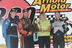 Knoxville Regulars Dominate Opening Night of 20th Arnold Motor Supply 360 Knoxville Nationals presented by Winstream